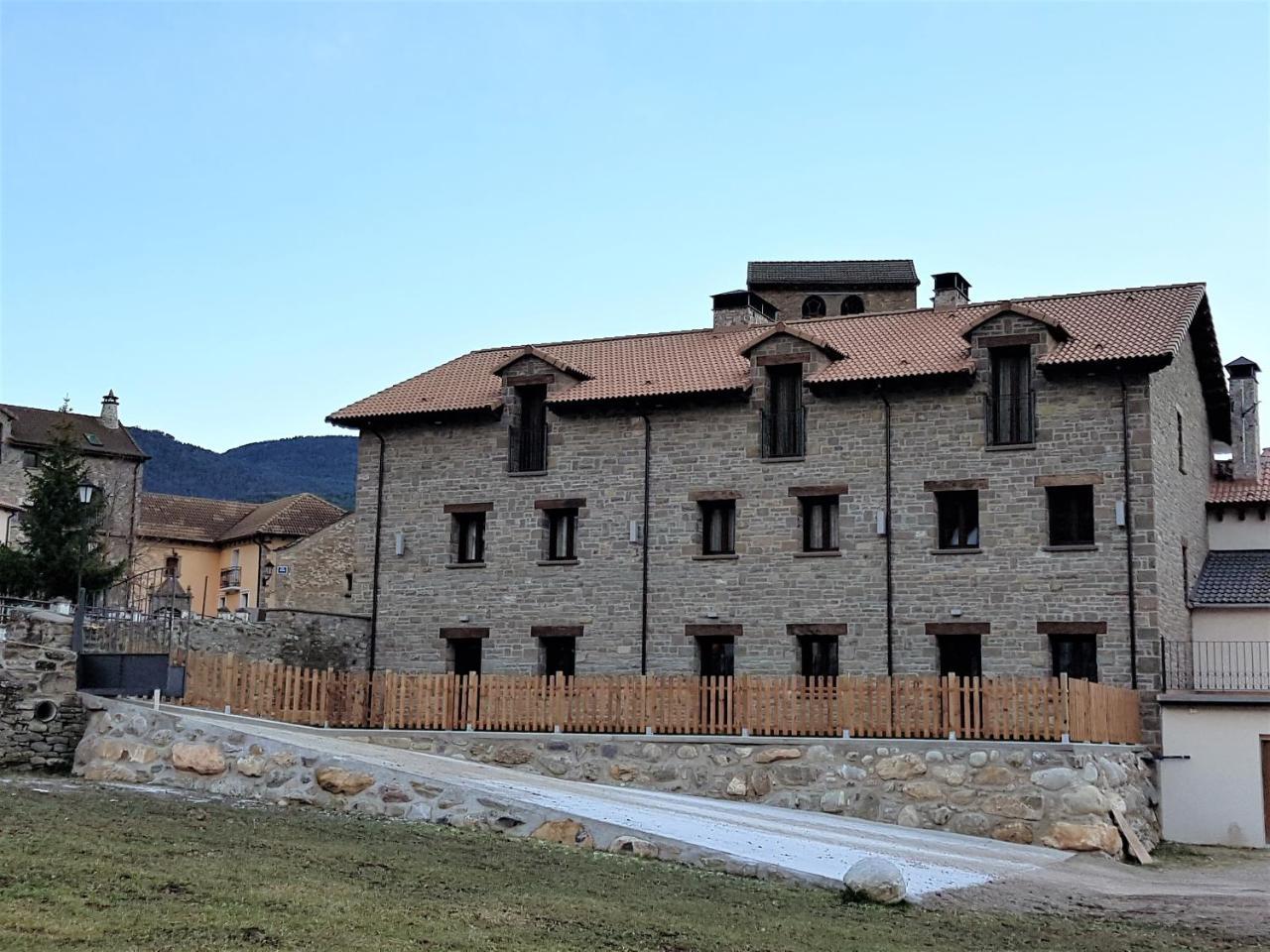 Yebra de Basa Casa Perez 게스트하우스 외부 사진